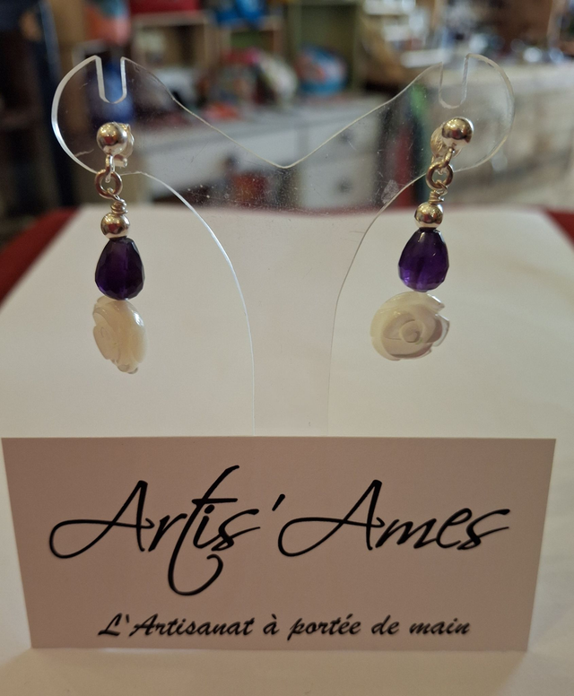 Boucles d'oreilles longues en argent avec rose en nacre et améthyste