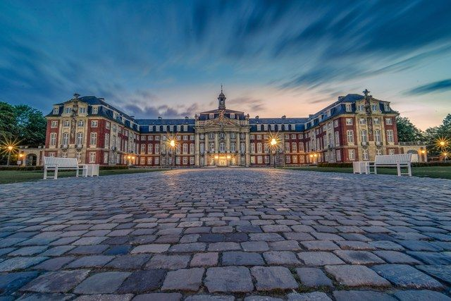 Schlossplatz in der blauen Stunde
