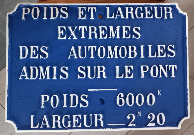 Plaque de pont. Bleu blanc 