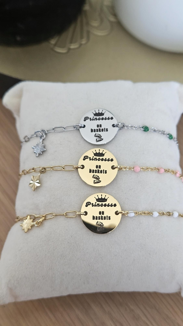 Bracelet chaîne &quot;princesse en baskets &quot;