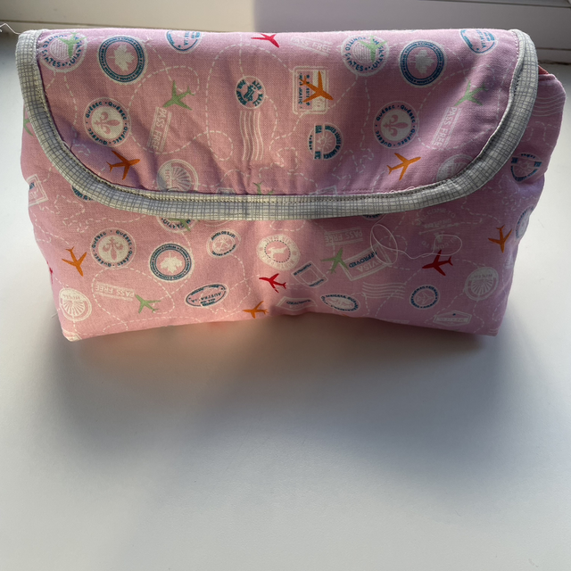 Cosmetic pouch with make up brush storage 
