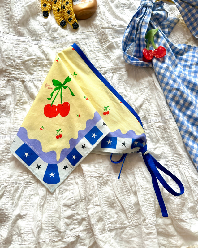 Bandana Cerises bleu / rouge / jaune (motif exclusif Manon L. Delahaute)
