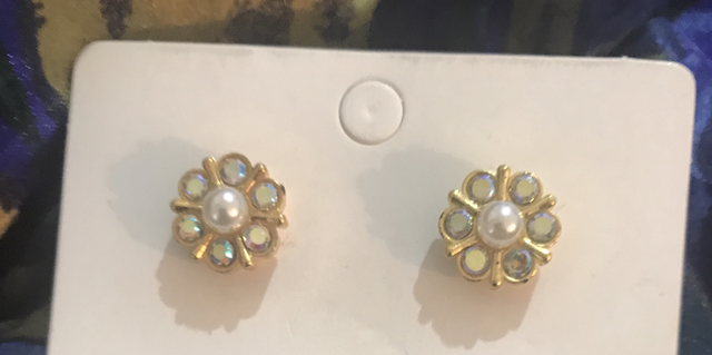 White Pearl Stone Stud Earrings - STU95