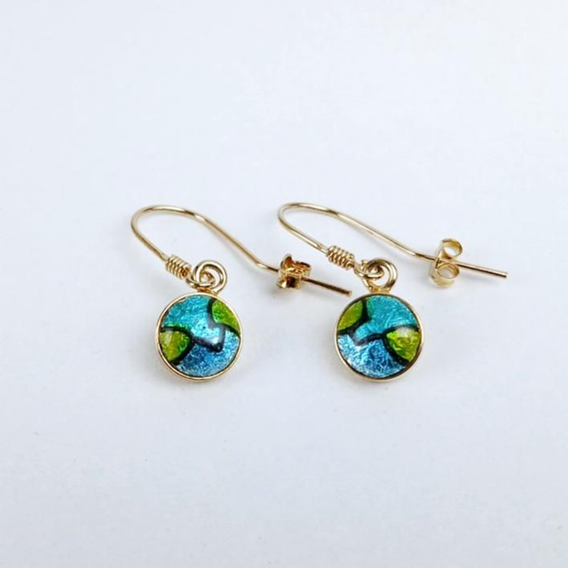 Boucles d'oreilles rondes en émail et plaqué or