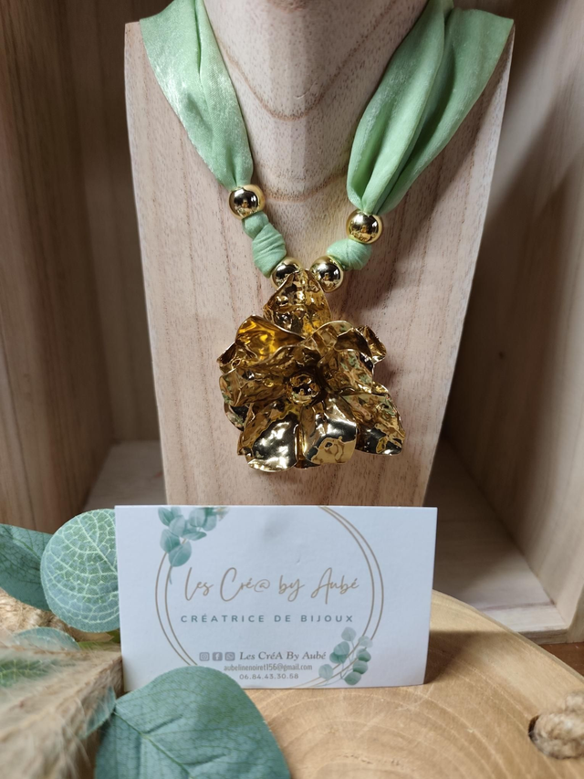 COLLIER BIG FLEUR ACIER INOXY GOLD/ TISSU VERT IRISE 0001286