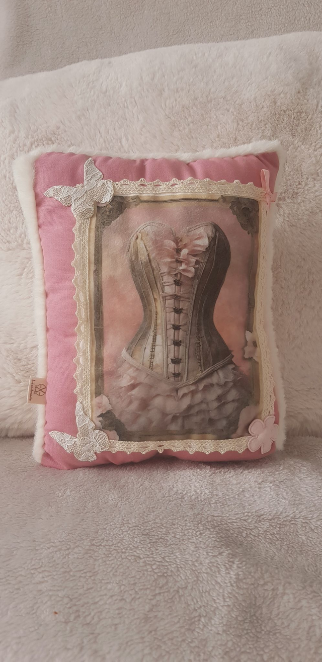 Le Coussin Corset rose