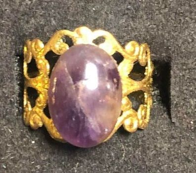 améthyste (bague baroque dorée) 