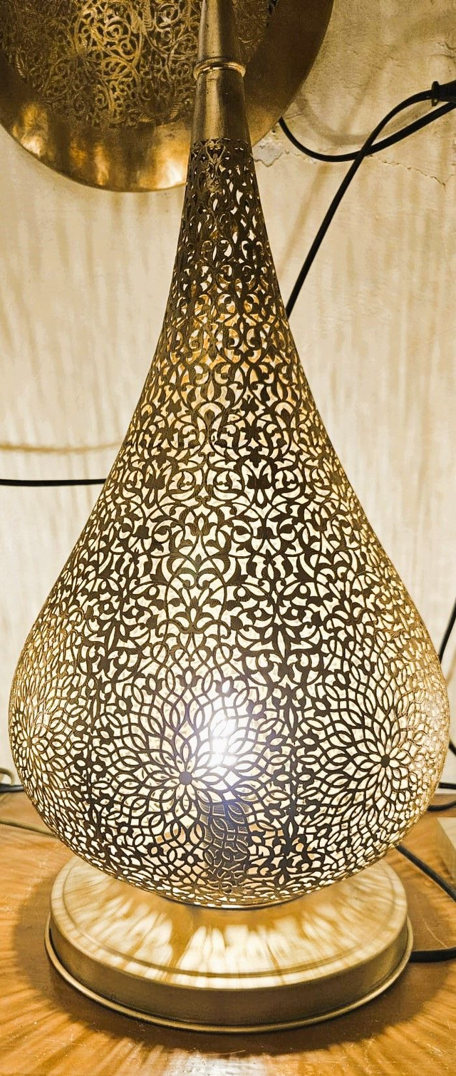 Lampe marocaine en laiton, forme conique- lampe à poser fabriquée 100% mains