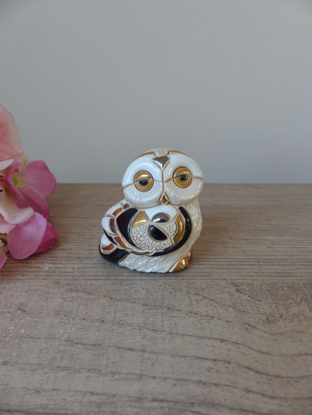 Figurine Miniature Chouette Effraie en Céramique Émaillée – Sculpture Artisanale De Rosa Peinte à la Main – Collection Animaux et Oiseaux