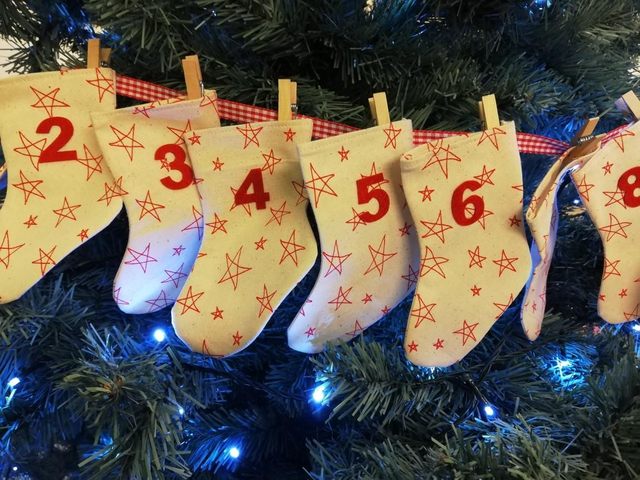 Advent Stocking Bunting Style Garland