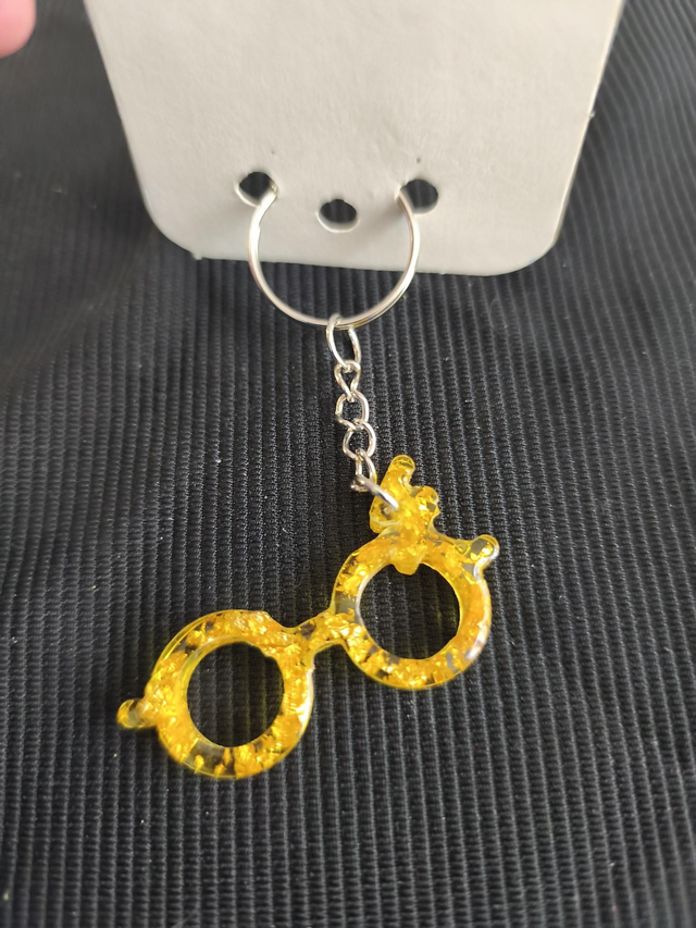 Porte-clé lunettes feuilles d'or 