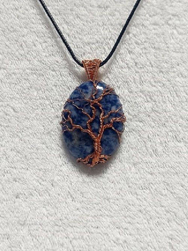 ARBRE DE VIE COULEUR CUIVRE SUR SODALITE MOUCHETE
