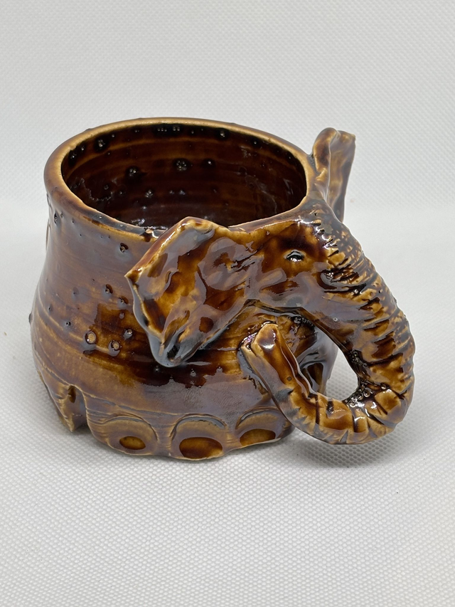 ELEPHANT JUG OR MUG