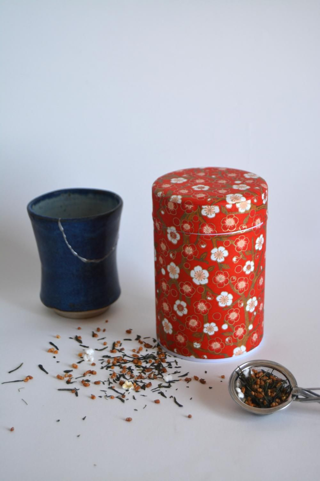 Boîte à Thé motifs fleurs de cerisier japonais rouge