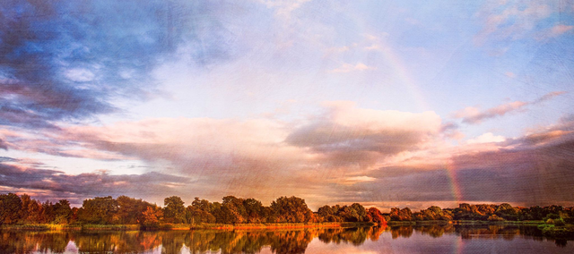 Cotswold Waterpark Sunset