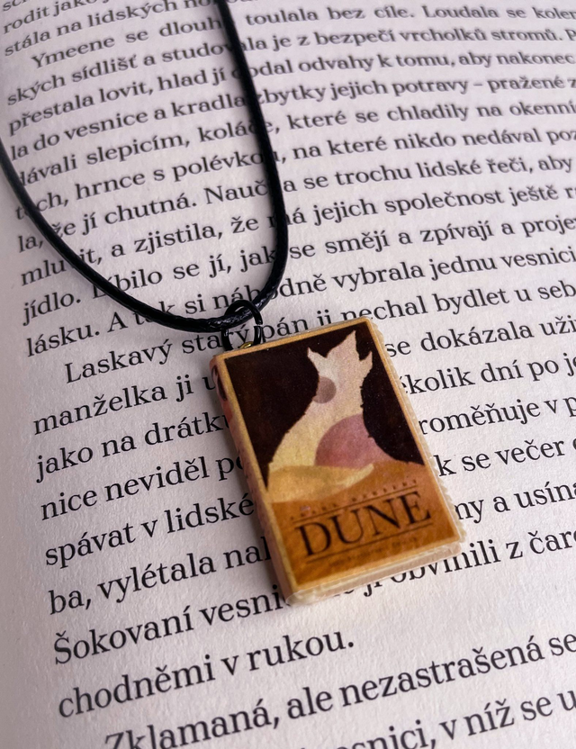 Náhrdelník mini knížka Duna