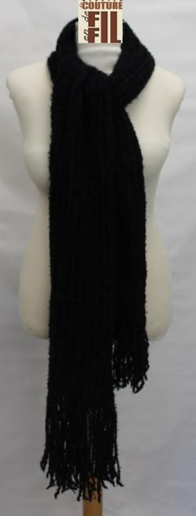 Echarpe noir angora à frange