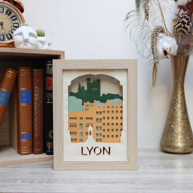 Cadre Lyon place St Jean, vue sur Fourvière • 18cm x 13cm
