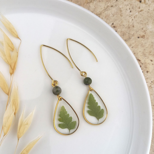 Boucles d'oreilles ∙ doré gouttes de fleurs et pierre naturelle 