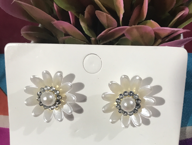 White Studs Earrings- STU39