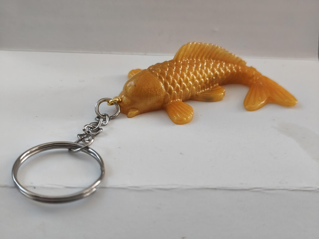 Porte-clé carpe or