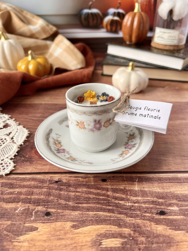 🍁 Bougie Brume matinale - tasse à café &quot;fleurs d&#039;automne&quot; avec sous-tasse