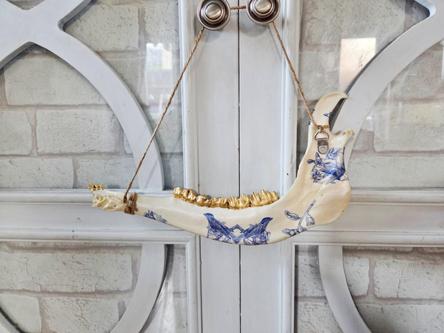 Decorative Fallow Deer Jaw Bone - Blue Porcelain Design