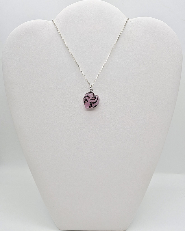 Pendentif Cœur rose avec fil noir
