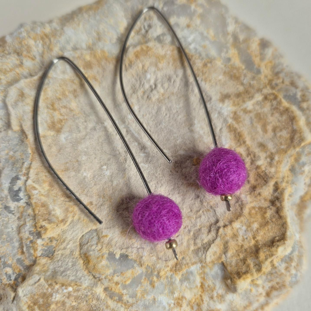 Felt wool Ball Earrings, Mauve