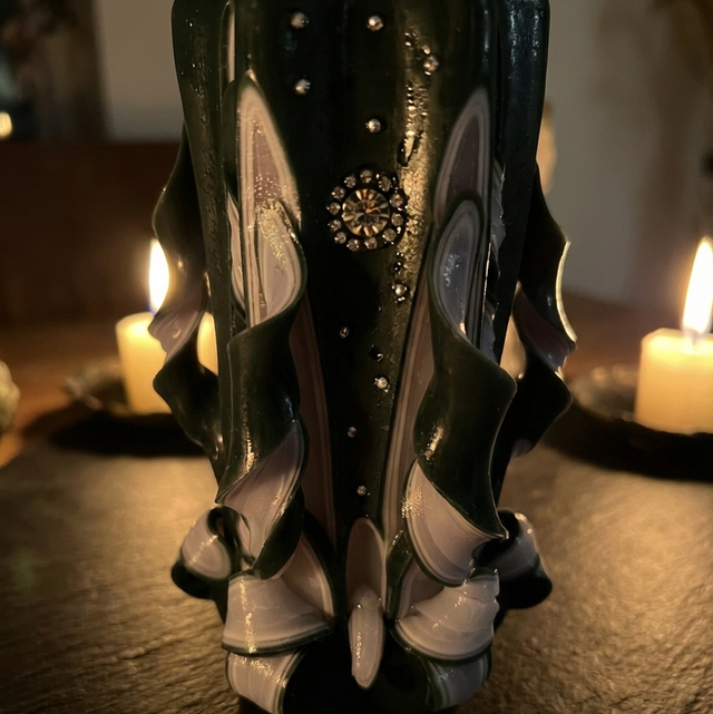 Hand-Carved Pillar Candle – Artisan Decorative Candle - Green/Grey JC020