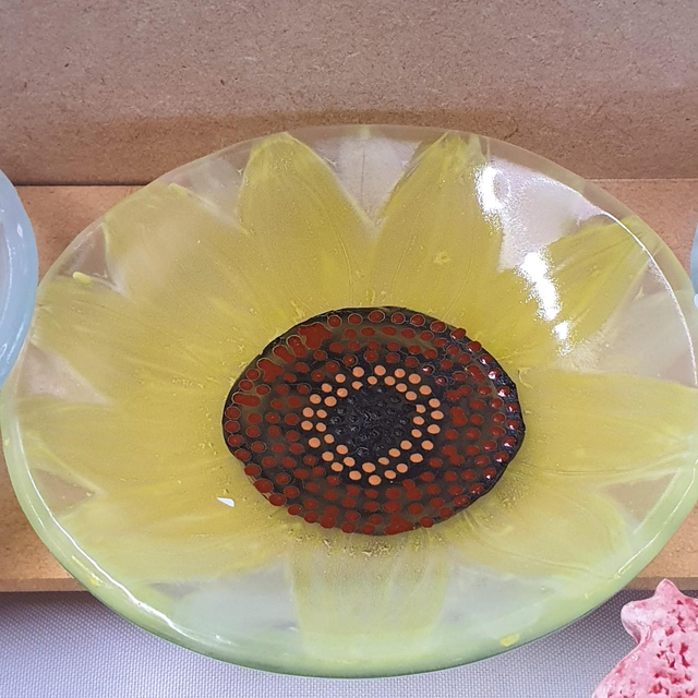 Sunflower glass bowl