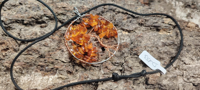 Pendentif arbre de vie ambre 