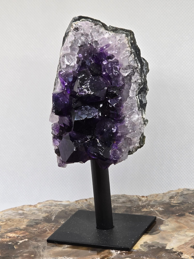 Druse d'Améthyste sur socle 