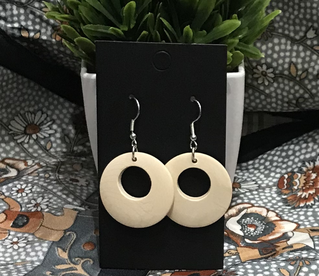 Cream Dangling Earrings-CDE27