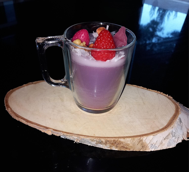 BeaCrea au plaisir d'offrir,les bougie fondante, vous propose cette magnifique bougie parfumé sorbet,parfums framboise 
Prix :10€