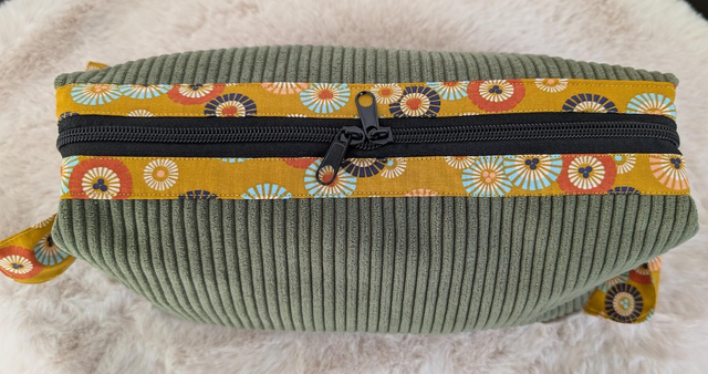 Trousse de toilette velours côtelé kaki