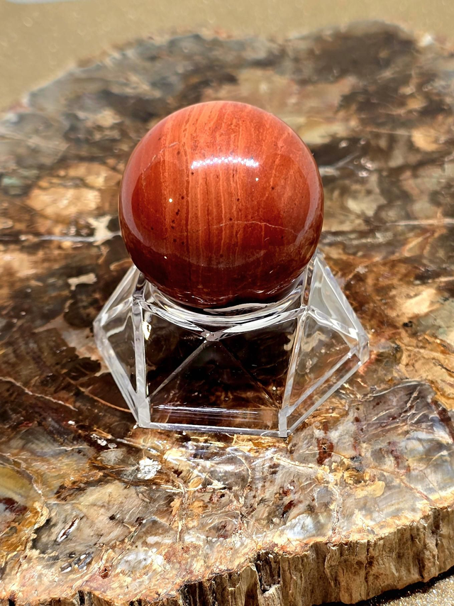 Jaspe rouge forme sphère 