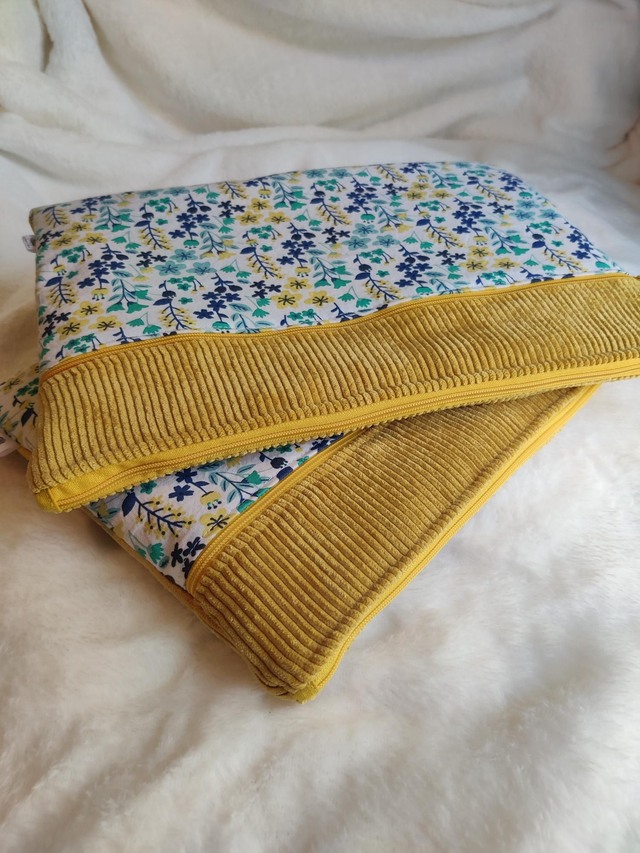 Housse pour tablette/ipad 11" "Bouton d'or"