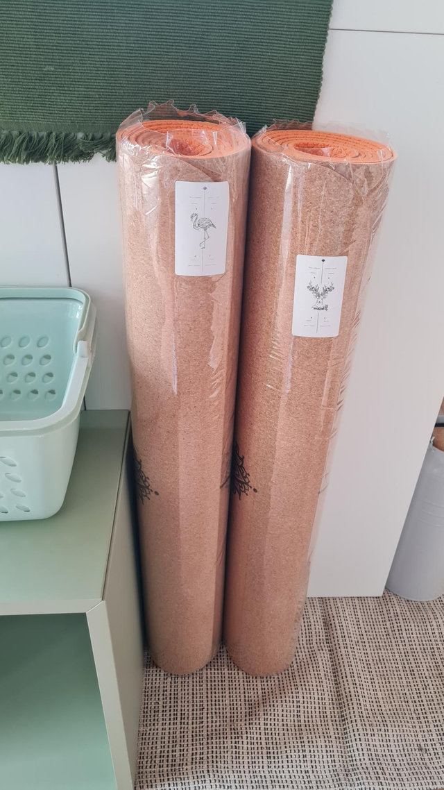 Tapis de yoga en liège et mousse orange avec impressions (2 modèles à choix)