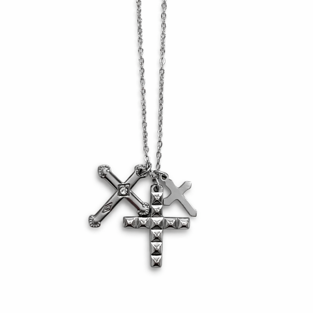 Cadena acero plateado triple cruz 