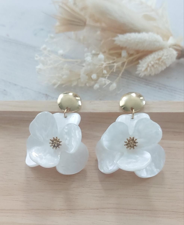 Boucles d'oreilles Irma blanche 