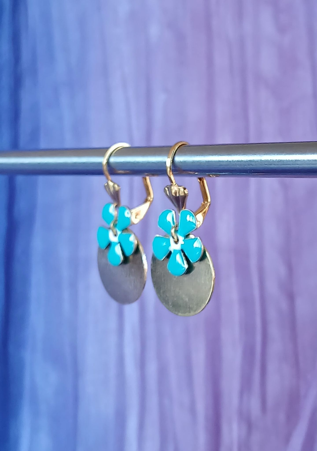 Boucles d'oreilles Fleur (coloris au choix)