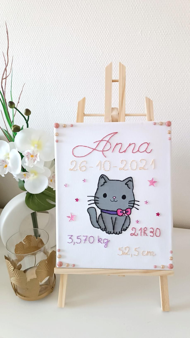 Toile brodée naissance (petit chat)