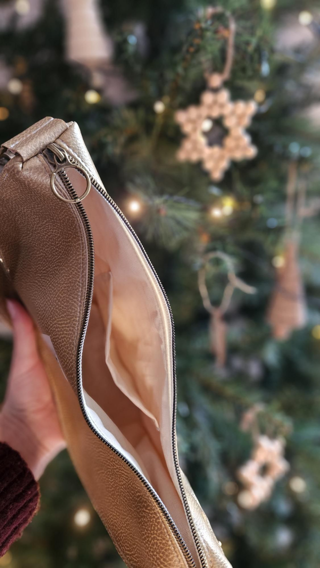 Sac demi-lune simili cuir doré