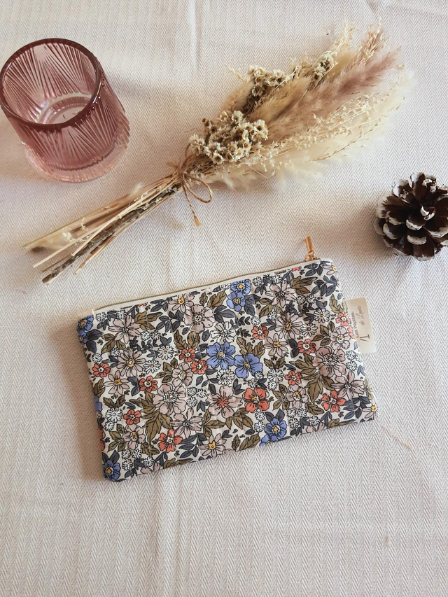 Trousse matelassée fleuri 
