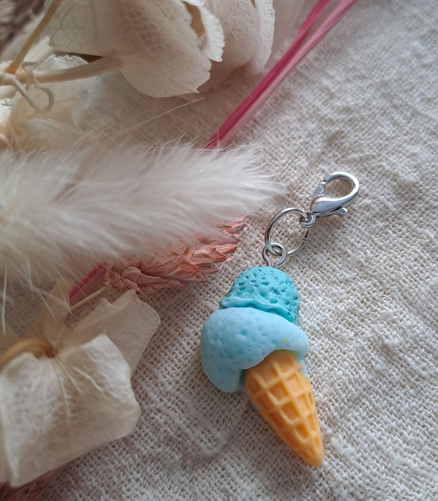 Charms cornet de glace boules bleu
