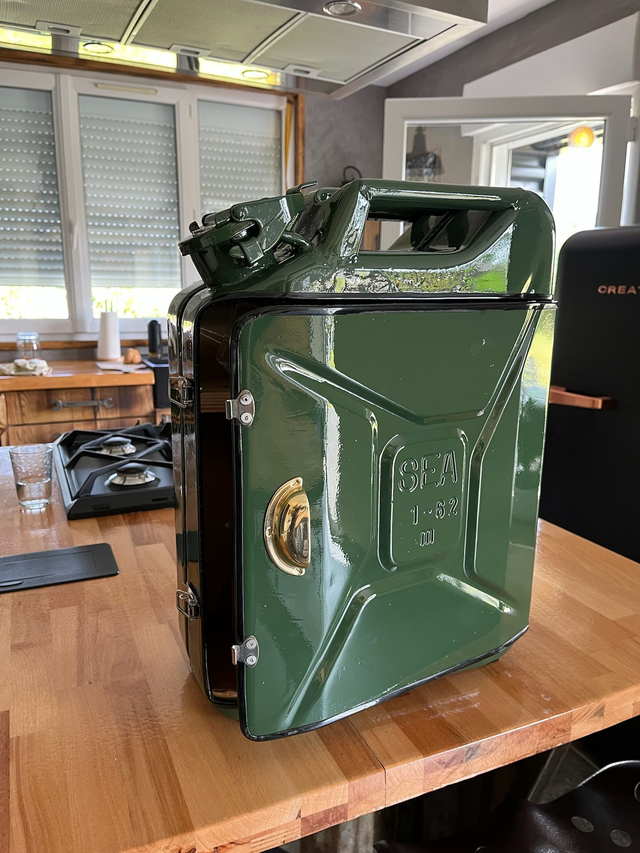 Jerrycan minibar