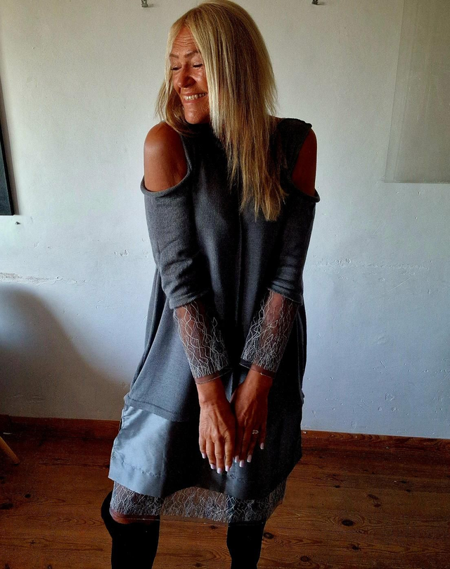 Kleita oversize ar mežģīnēm 