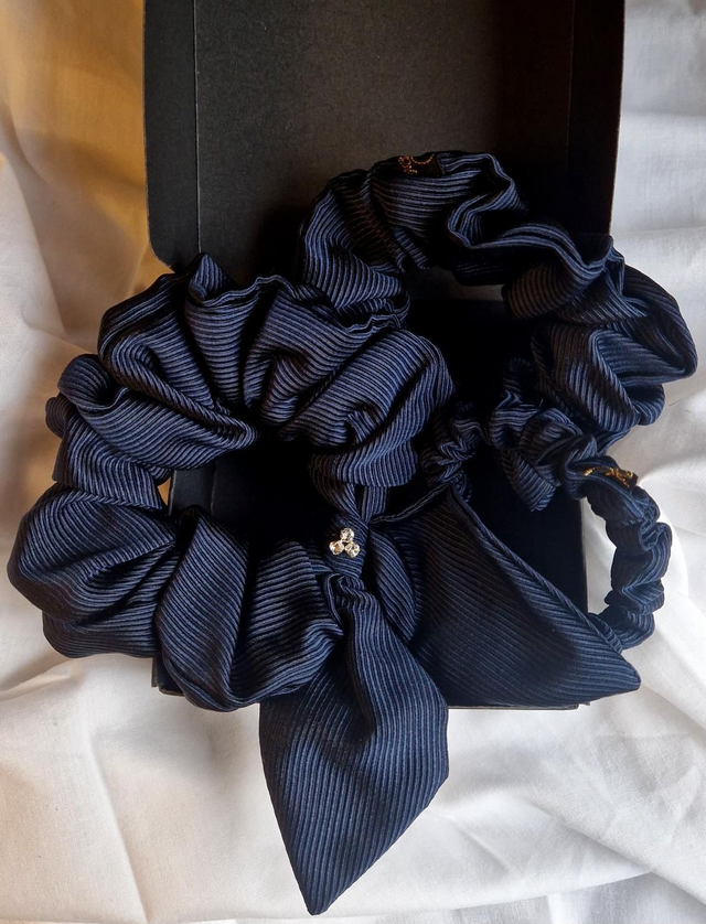 LUXURIOUS 100% SILK SCRUNCHIES SET DARK NAVY