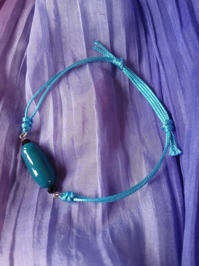 Bracelet perle ovoïde bleu canard